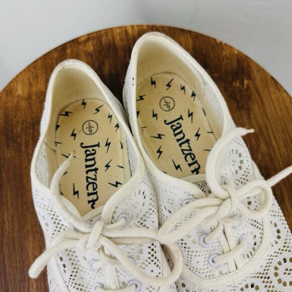Jantzen White Perforated Floral Slip On Sneakers Women’s Size 6/7 - Picture 9 of 10